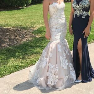 beautiful dress can be used as prom to wedding